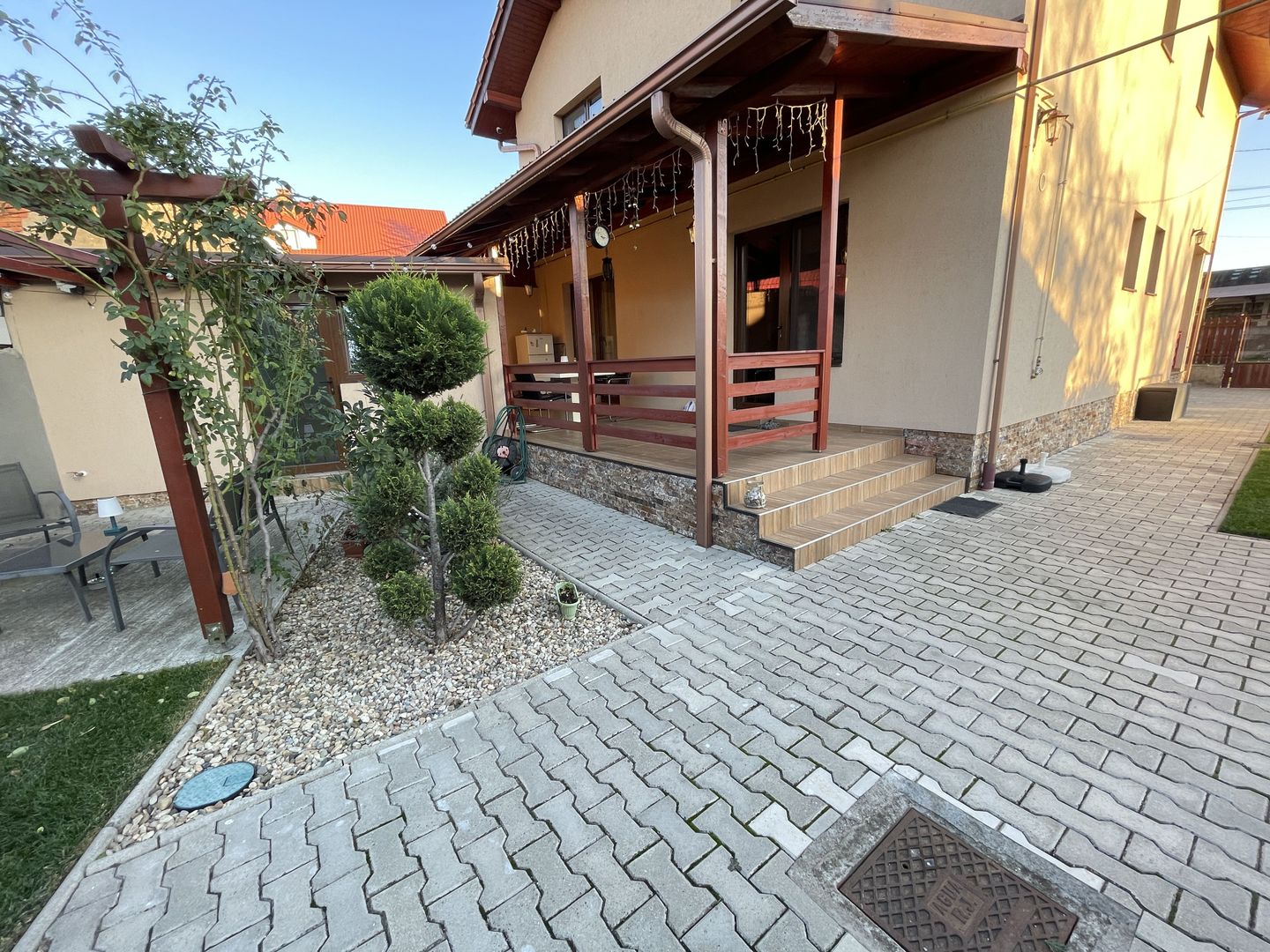 Casa moderna, frumos amenajata in zona Bogdanestilor - Poză 30