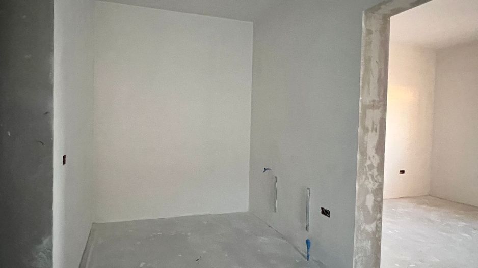 Duplex despartit prin camera tehnica - Poză 6