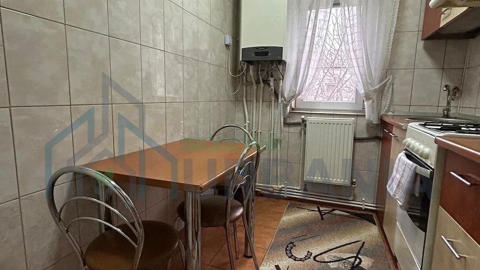 Apartament 3 camere de vânzare în Iași, zonă liniștită și accesibilă - Poză 1