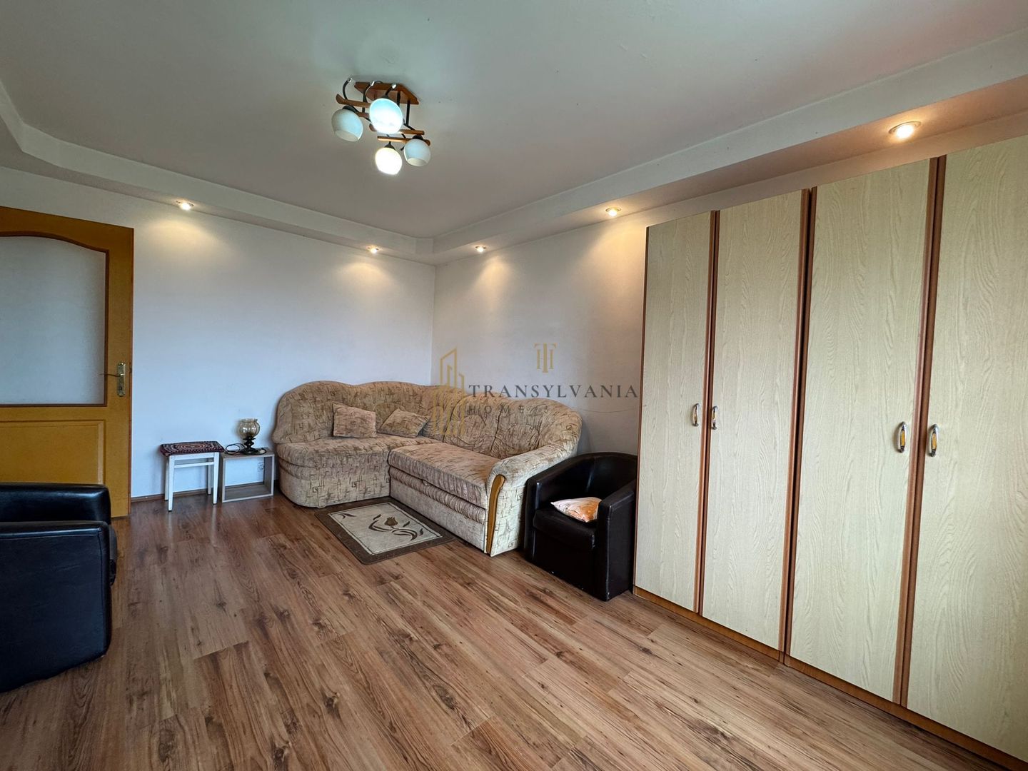 Apartament 2 camere decomandat, etaj intermediar, Cartier Vasile Aaron - Poză 2