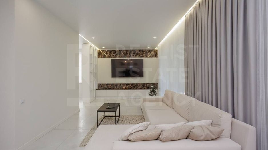 Vânzare, casă modernă 2 nivele, 200 mp + 5 ari șos. Hîncești, Centru - Poză 9