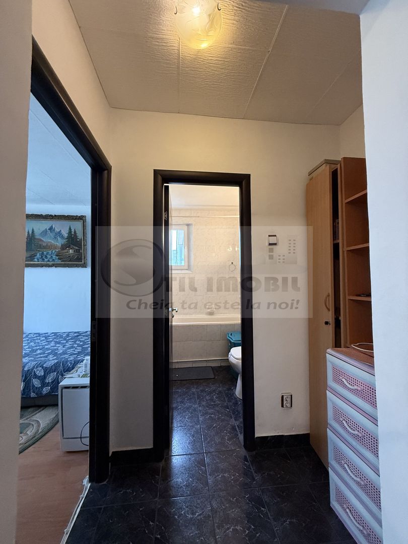 2 CAMERE TATARASI SCOALA 4 IONET TEODOREANU , GEAM LA BAIE, CENTRALA. - Poză 13