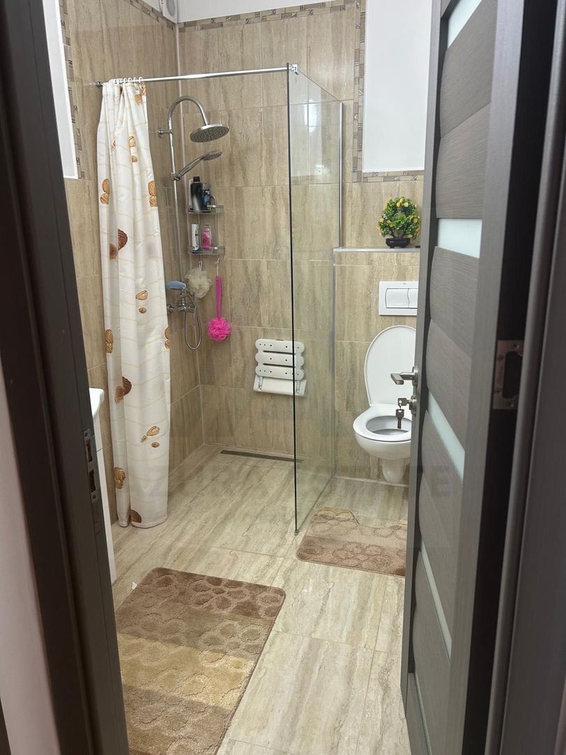 Casa spatioasa cu etaj 270 mp utili curte libera 180 mp zona Reșița - Poză 6