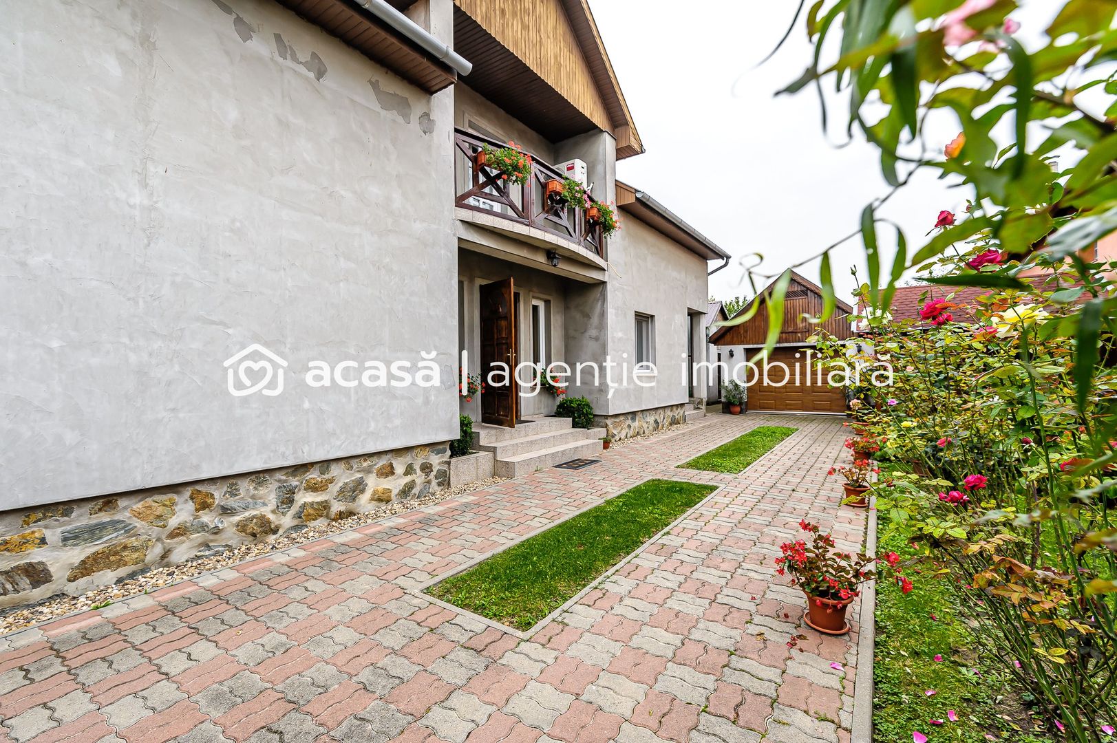 Casă cu 4 camere la cheie, nouă, în Nădlac * zona Centru - Poză 2