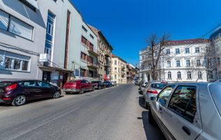 Etaj întreg vis-à-vis de Tribunalul Arad | 269 mp | Demisol privat