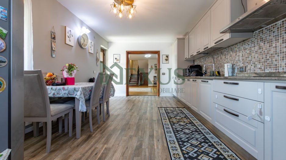 Casă/Vilă modernă de vânzare la intrare în Bogdan Vodă, județul Bacău. - Poză 32