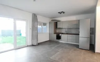 Locuinta cu 3 camere, curte si 2 locuri de parcare - Poză 25