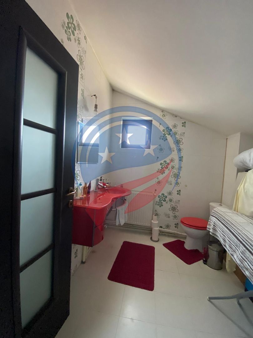 CASA DEOSEBITA APROAPE DE PROMENADA IN EUROCARTIER - Poză 11