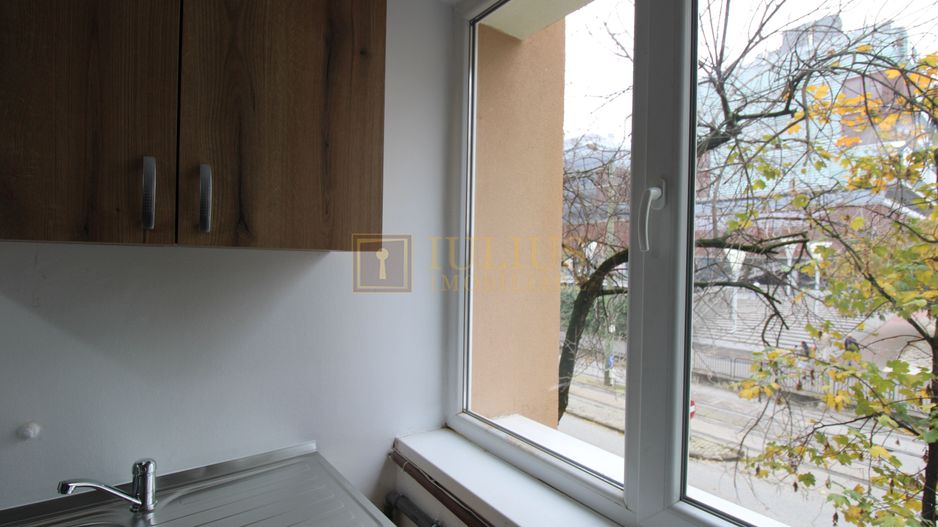 Piata 700; centrala proprie, la prima inchiriere dupa renovare. - Poză 17