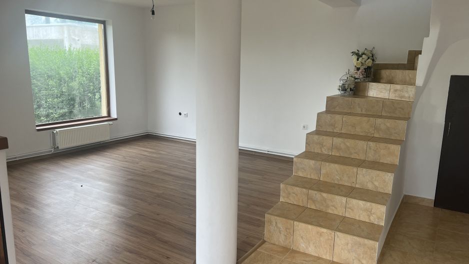 CASA DE VANZARE IN CARTIERUL PRIMAVERII -GIARMATA MARE - Poză 14