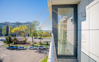 Răsărit peste mare, apus peste lac – apartament premium în Mamaia - Poză 13