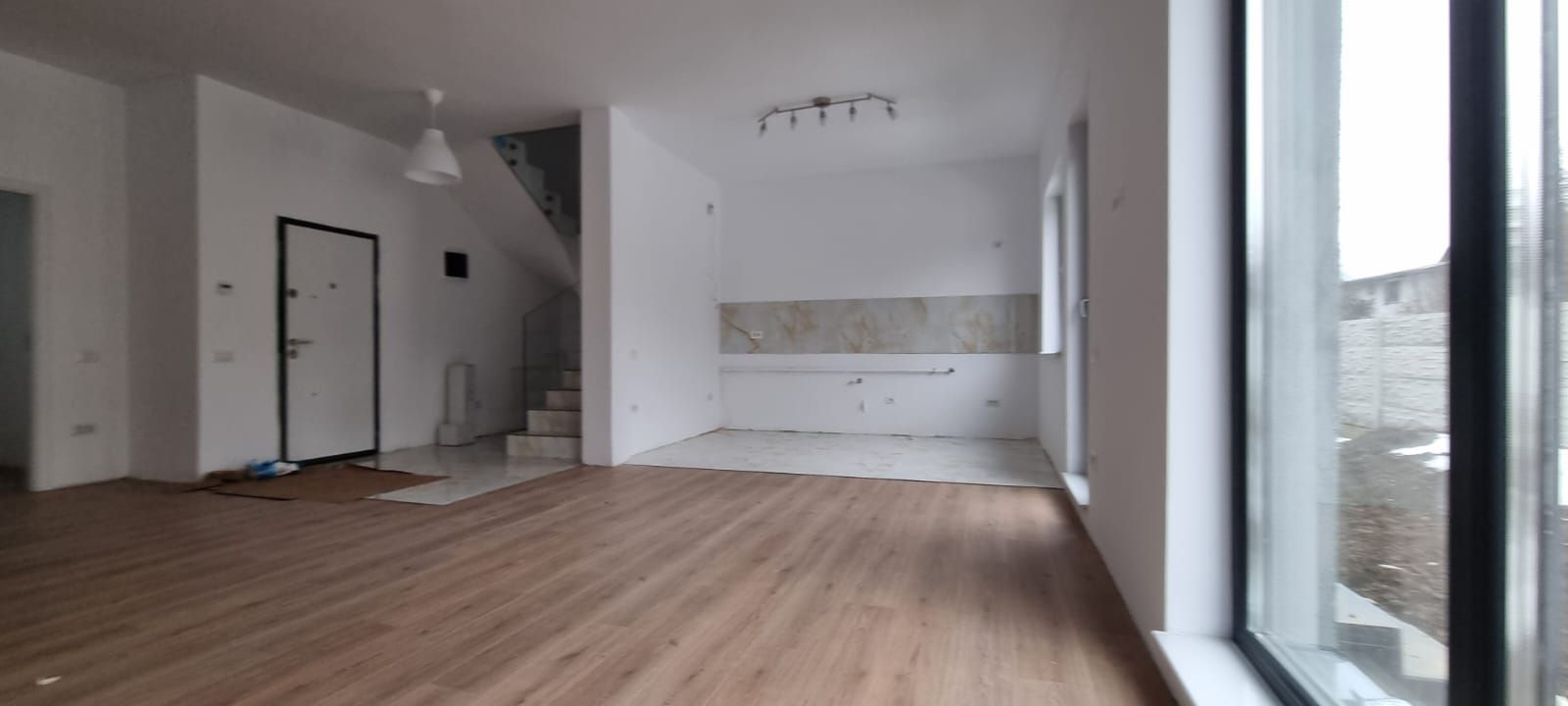 Reședință Modernă cu Finisaje Distinse - Poză 19