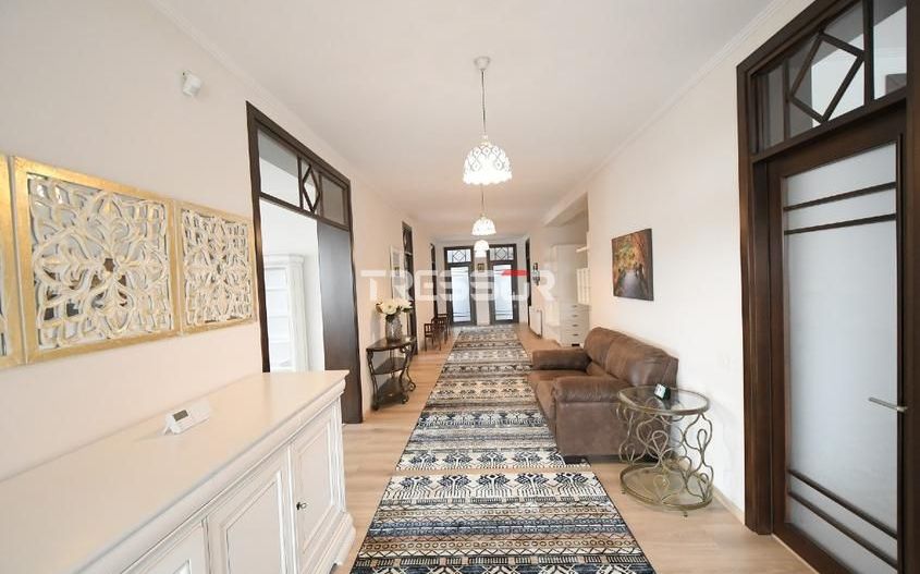 Proprietate premium cu teren de 2.000 mp | Casă 412 mp utili - Poză 1