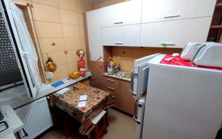 APARTAMENT DE VÂNZARE | 2 CAMERE DECOMANDATE | ETAJ 1 | ZONĂ CENTRALĂ - Poză 7