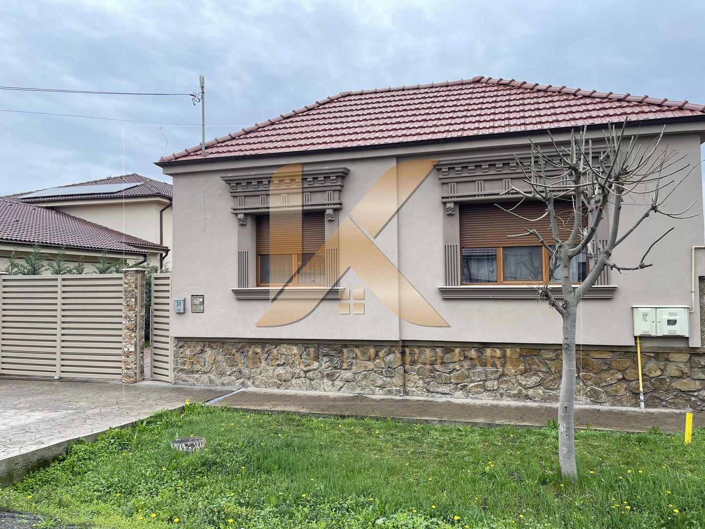 Casă la cheie cu teren de 1458 mp , Zona Aradul Nou . Negociabil - Poză 3