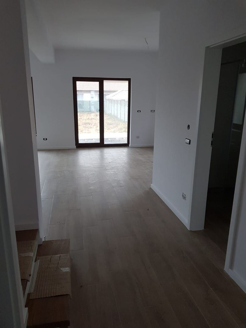 Duplex 4 camere cu teren generos - Poză 7