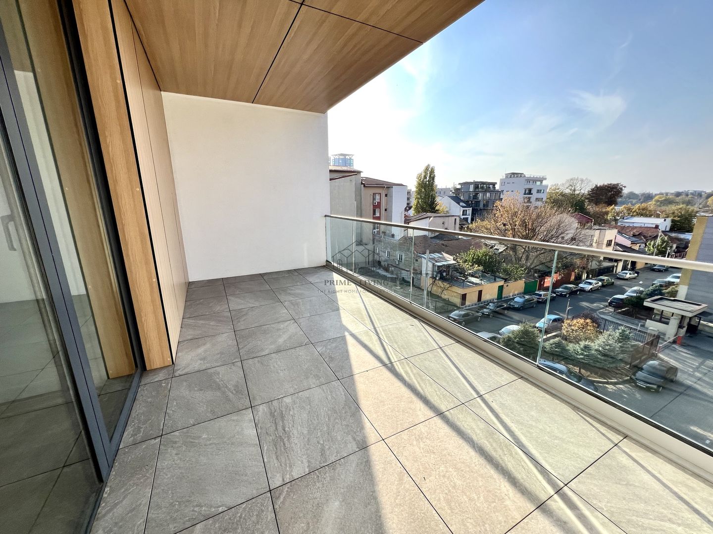 APARTAMENT DEOSEBIT CU 3 CAMERE LA VANZARE CU VEDERE LA LAC - Poză 17