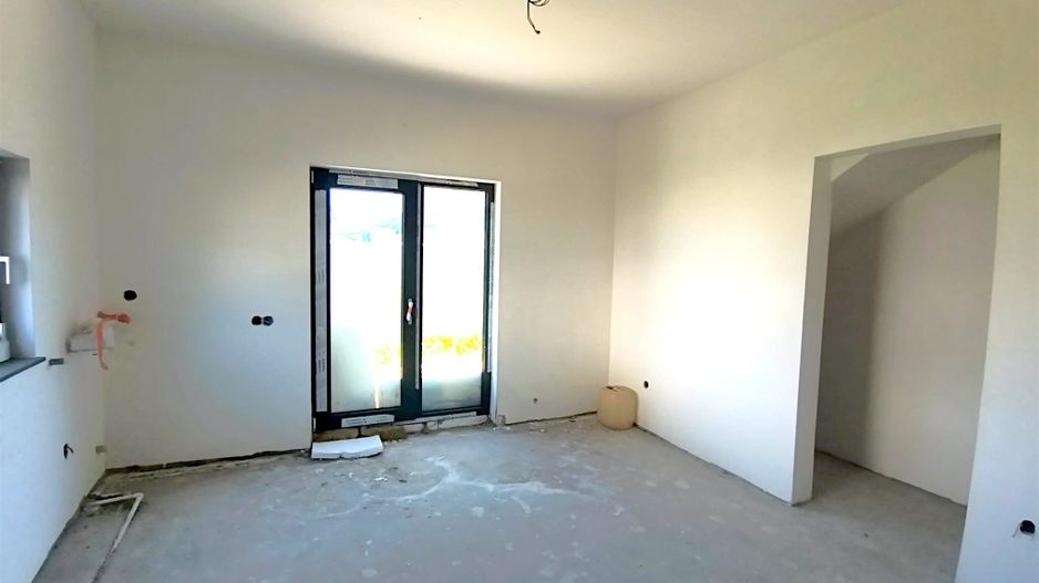 Vilă P+E+Pod | 200 MP Utili | Șcheia | Drum Privat - Poză 7