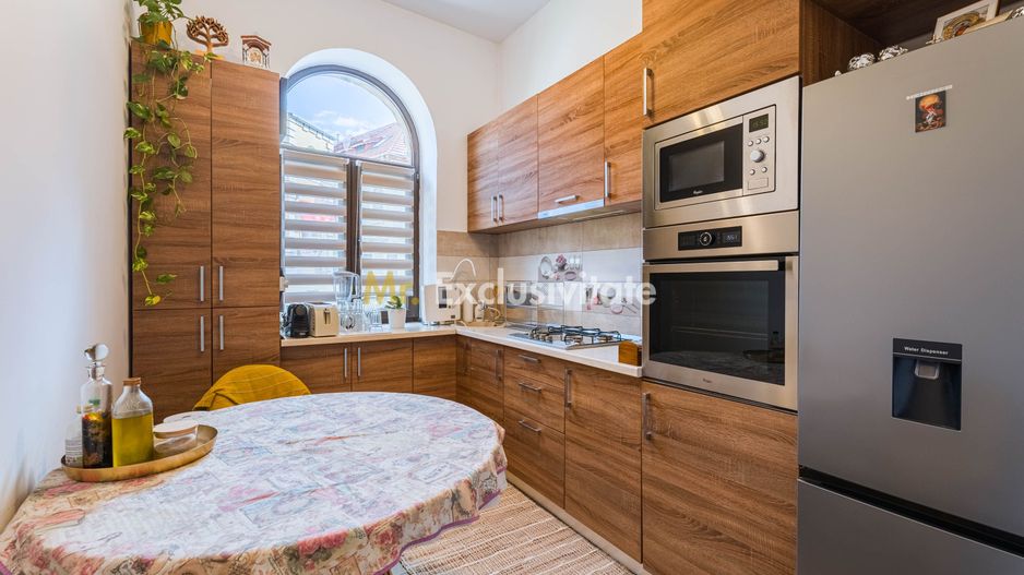 Casă / Vilă cu 4 camere de vânzare în Bucuresti - Poză 7