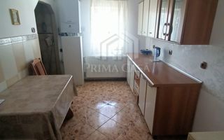 Apartament cu 3 camere zona Pod etaj 2 din 4 confort 1 cu imbunatatiri - Poză 3