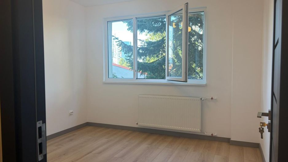 Apartament renovat cu doua camere semidecomandat, piata Domenii - Poză 5