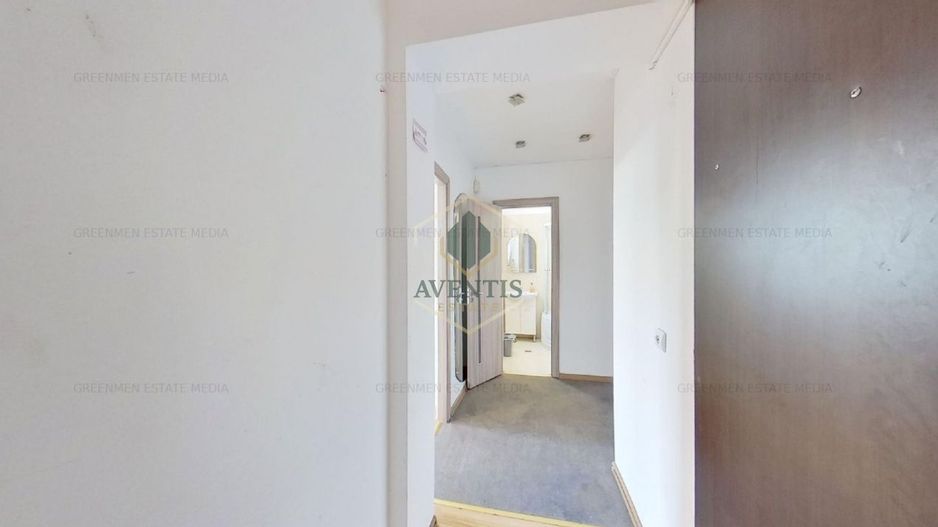 Blvd. Balcescu langa metrou Universitate, 4 camere, terasa de 50mp, 3 bai - Poză 12