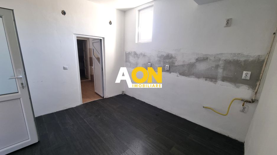 De vanzare casa 5 camere, 1092mp teren, Vintu de Jos - Poză 12