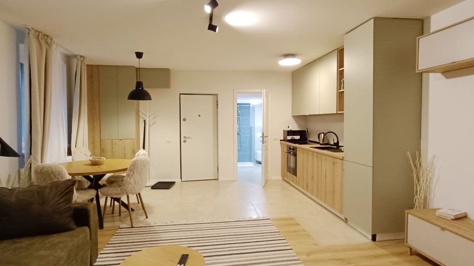 Apartament cu 2 camere renovat si utilat-Brasov,Republicii - Poză 1