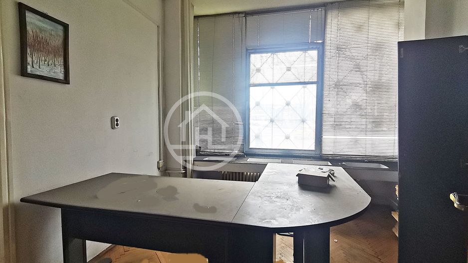 Spatiu comercial cu 15 camere de inchiriat in zona Decebal Oradea - Poză 2