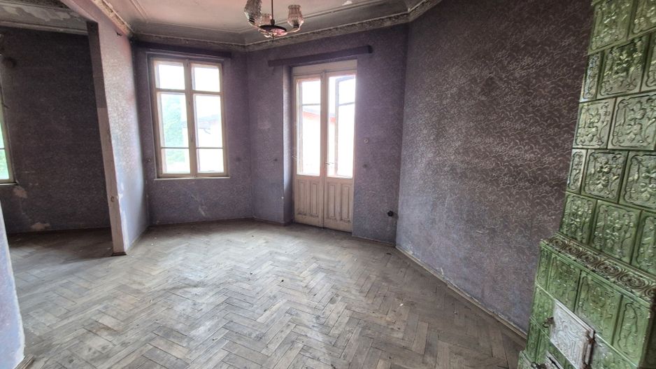 Casa P+1  - Dacia - Eminescu - curte comuna - Poză 5