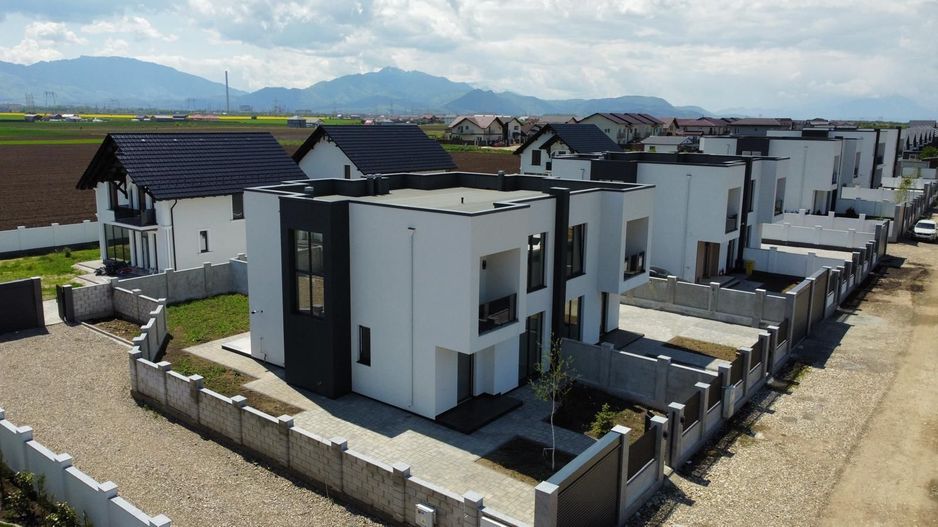 Duplex Premium cu 4 camere de vânzare - Sânpetru - Poză 2