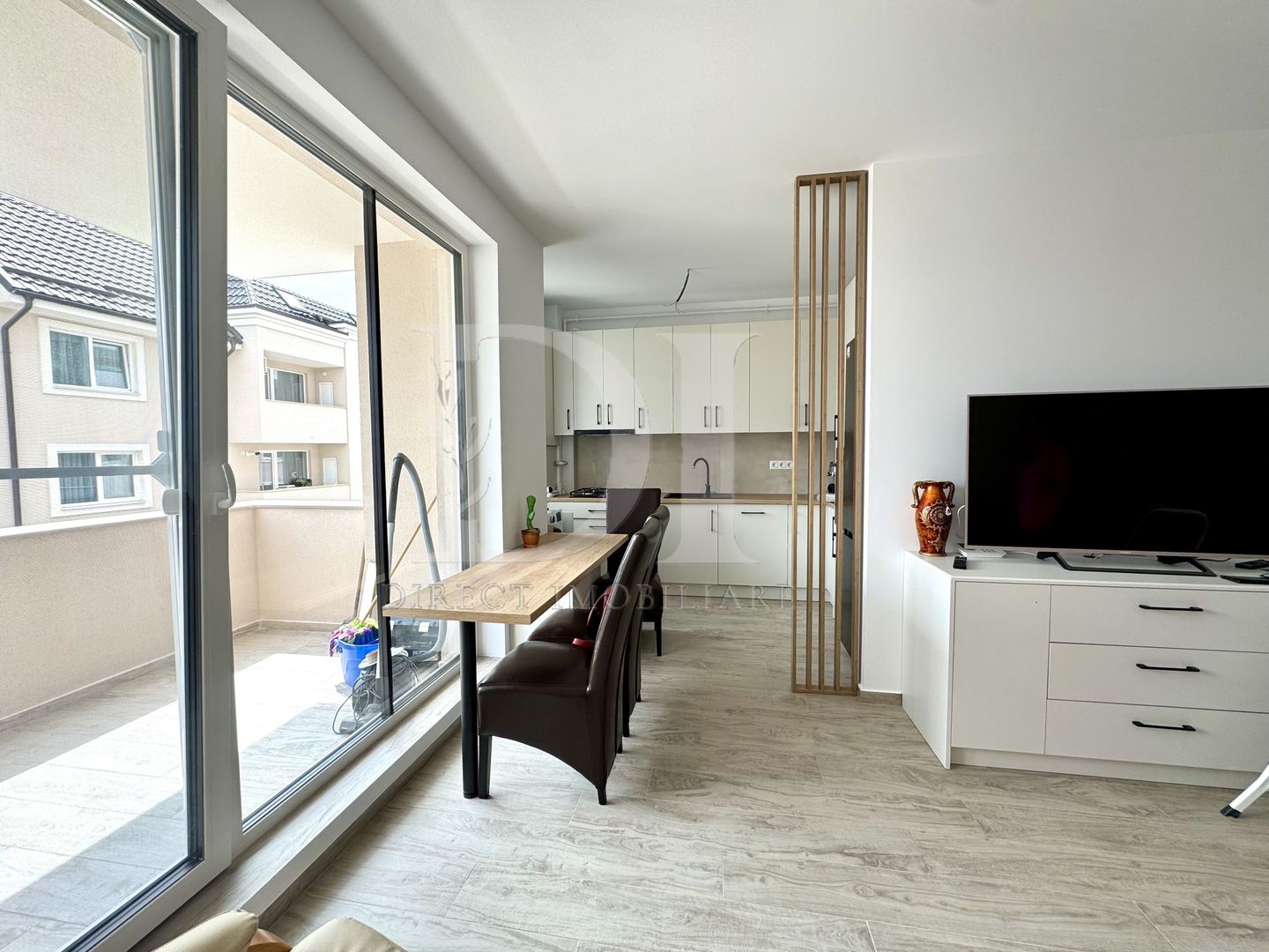 Apartament la cheie / etaj intermediar / Zona Eroilor - Poză 3