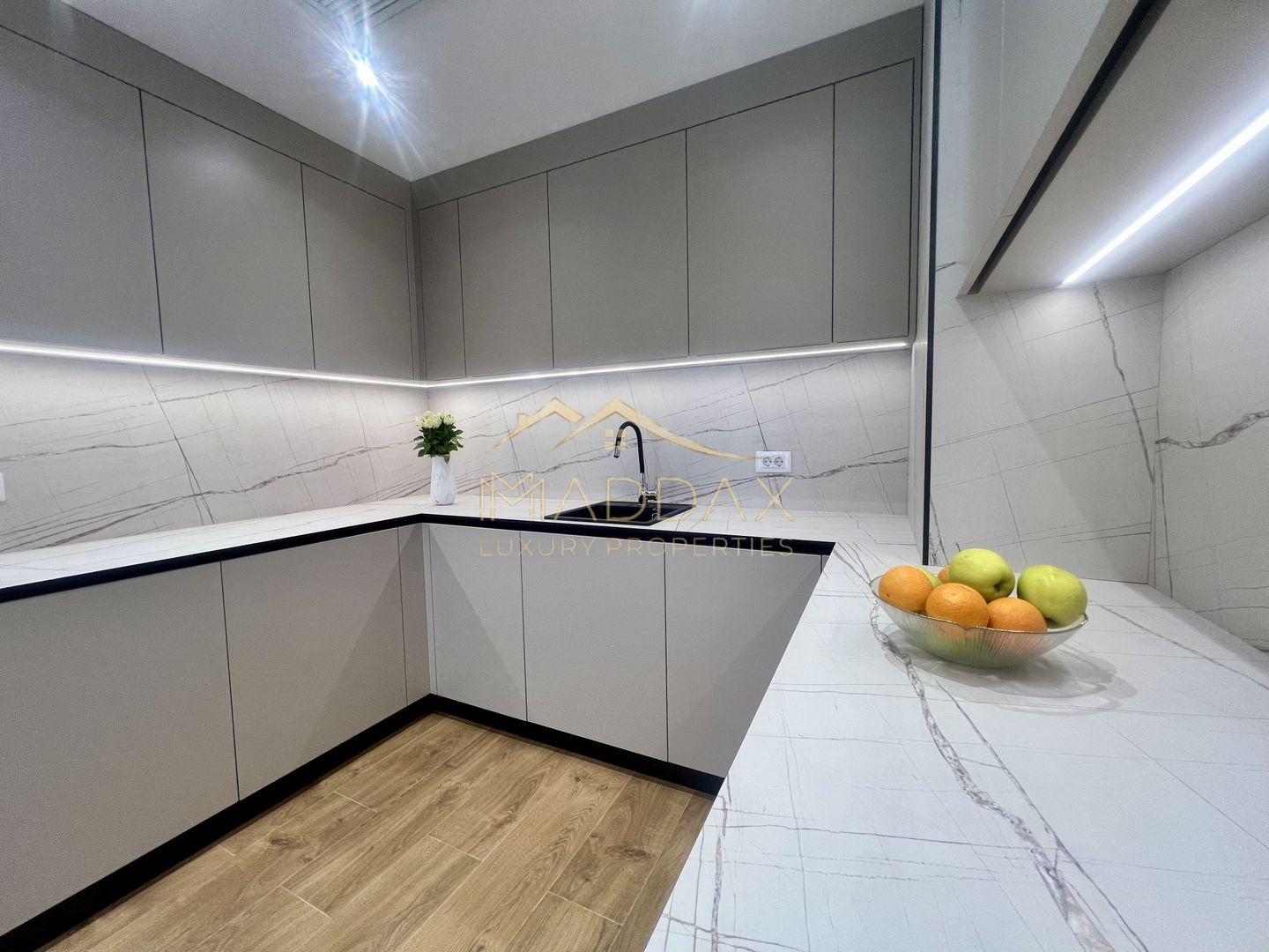 Apartament de Vanzare | 2 camere | Vedere spre lac - Poză 8