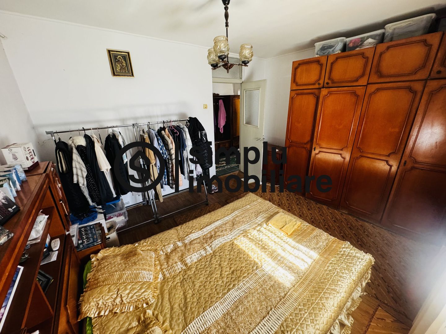 3 decomandate, centrala, 1 Mai - 110 000 Euro - Poză 18