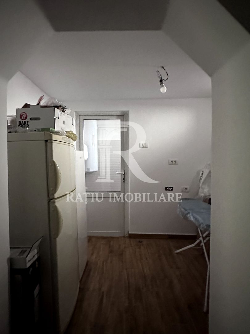 Casa cu anexe si pivniță | Teren intravilan generos | Sannicolau Roman - Poză 6