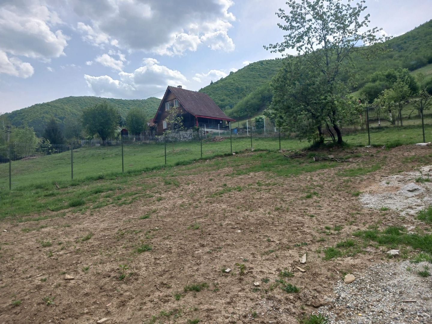 Teren Extravilan situat la intersectia DN1 cu Transfagarasan - Poză 4