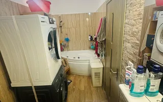 Casa pe principala in Giarmata  737mp teren - Poză 13