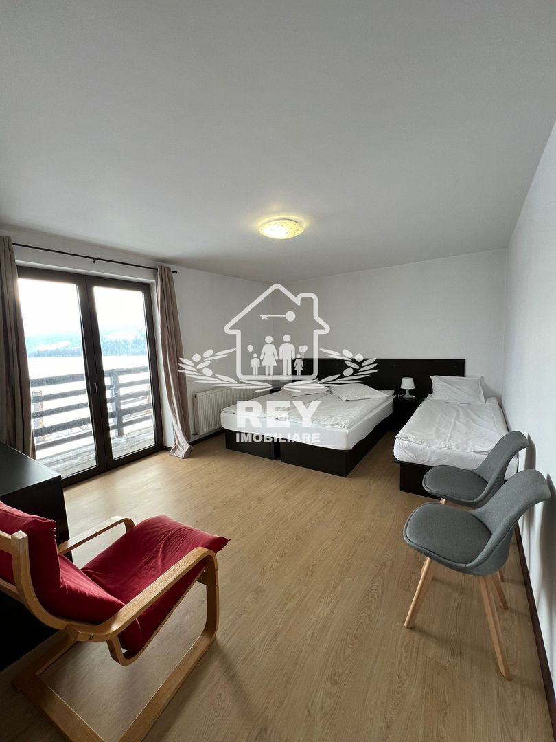 Vila / Hotel de vânzare în Păltiniș - Poză 3