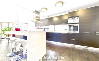 Descoperă eleganța unei case moderne– vizitează prin tur virtual - Poză 12