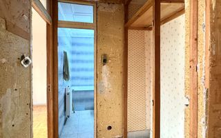 De vanzare apartament cu 3 camere decomandate etaj 3/4 Petru Rares - Poză 7