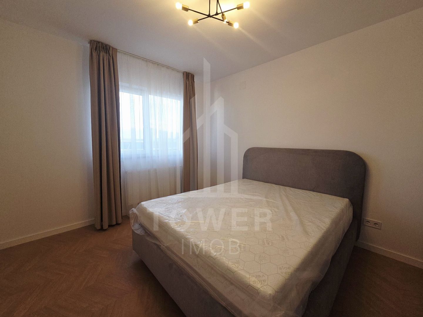 Apartament 4 camere  supwr lux de închiriat - Poză 13