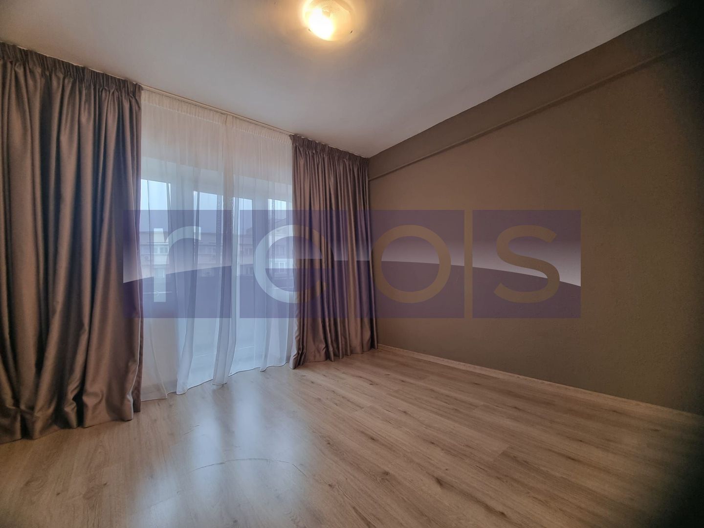 VANZARE- 6 CAMERE-PENTHOUSE -UNIRII -et 8-9 - Poză 2