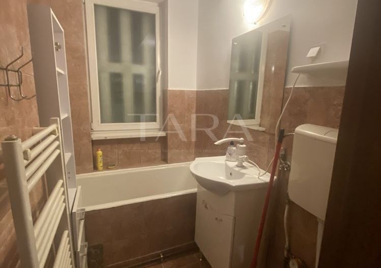 Vând apartament 2 camere, 50 mp si balcon, renovat și mobilat. - Poză 6