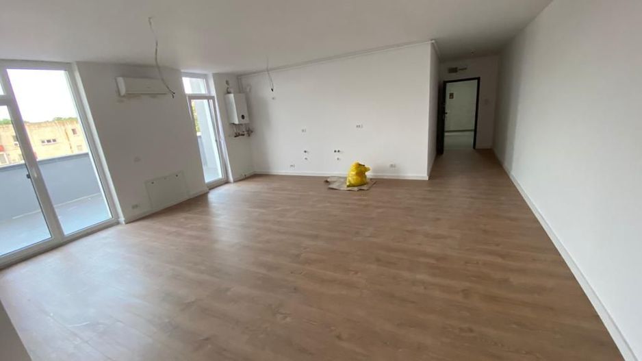 Apartament bloc nou 4 camere - Poză 12