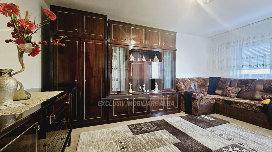 Apartament cu 2 camere decomandate, Cetate - Poză 1