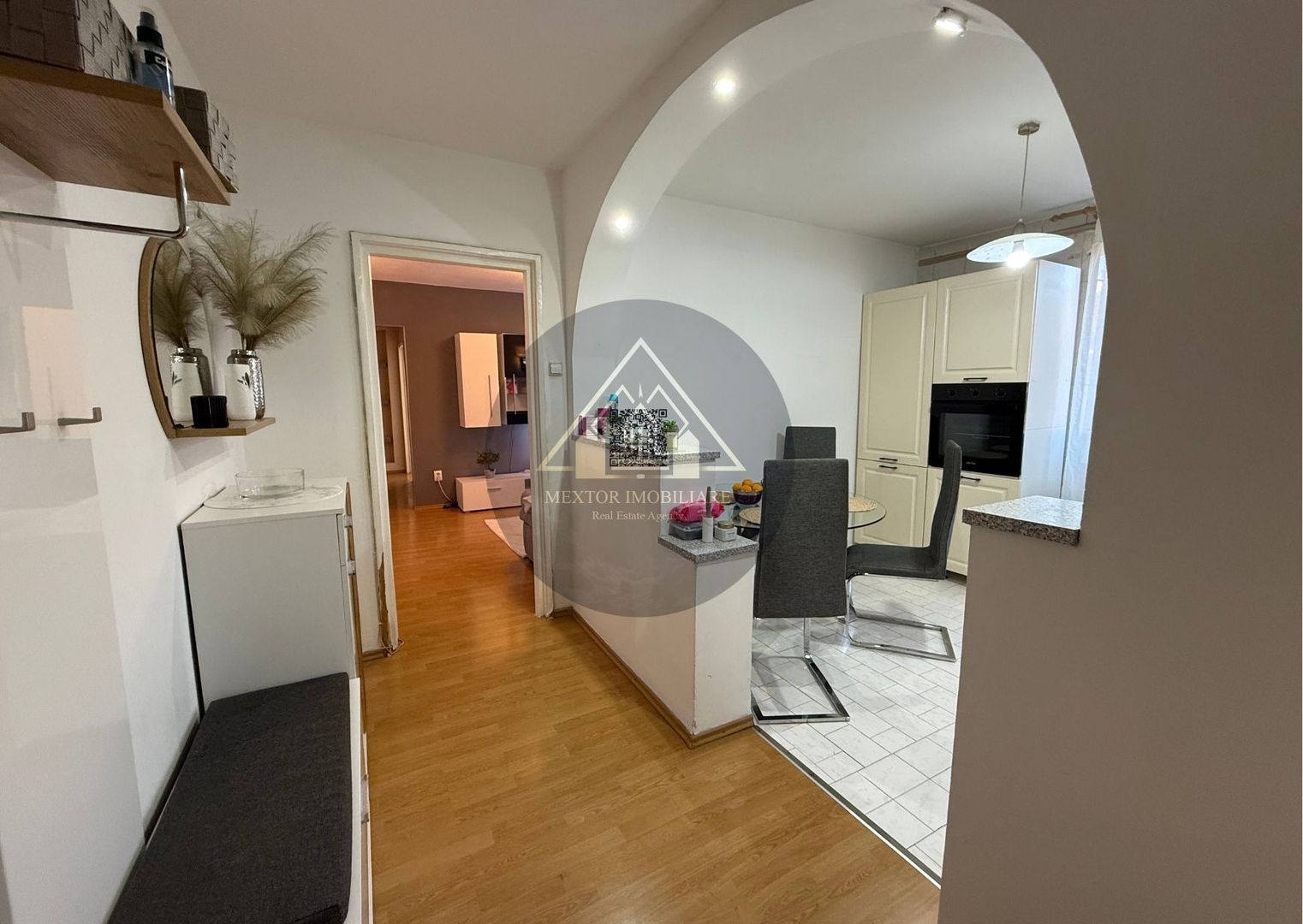 Apartament 3 camere, Medias - Poză 2