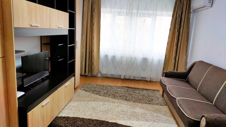 Închiriere Apartament cu 2 camere renovat complet, Smart TV ✨ - Poză 1