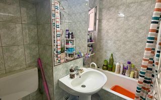 Apartament cu 3 camere de vânzare + garaj - Poză 5