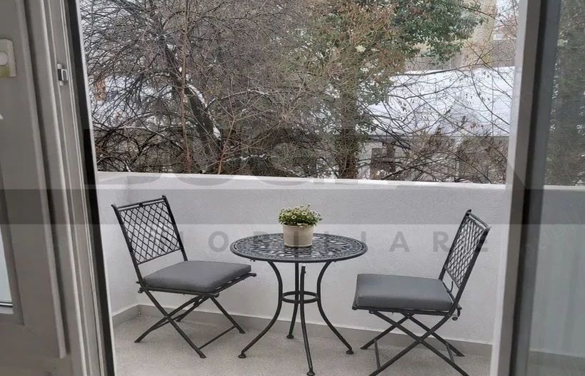 Apartament de 3 camere, modern, complet renovat, zona Centrala - Poză 7