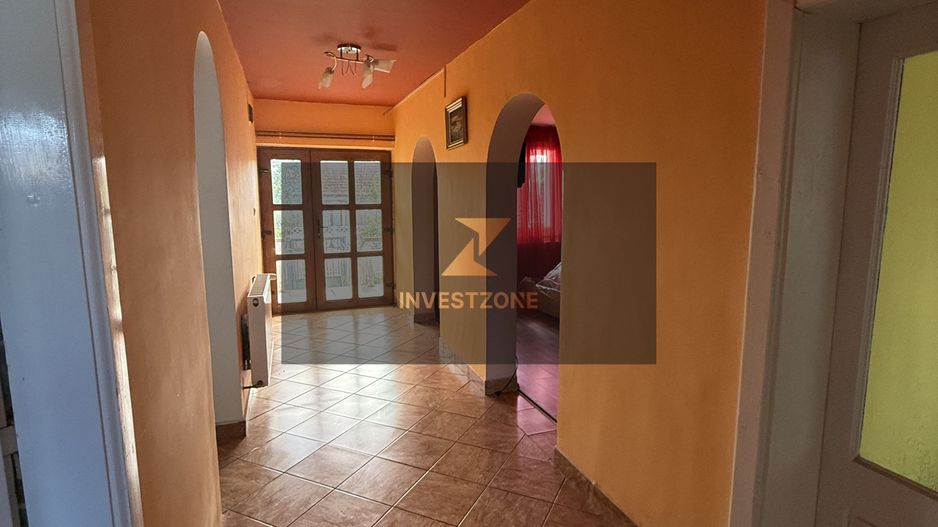 Casă cu teren central în Miersig 20 km de Oradea - Poză 8